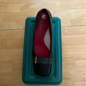 Women's wedge dress shoe